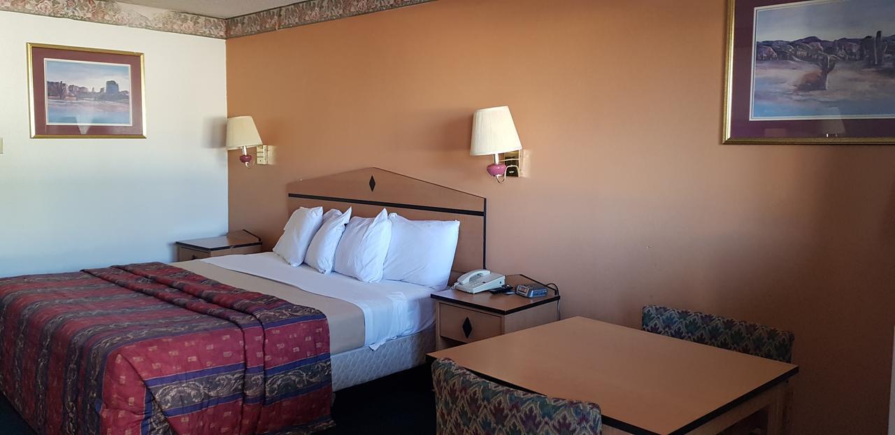 Night Inn Globe Luaran gambar