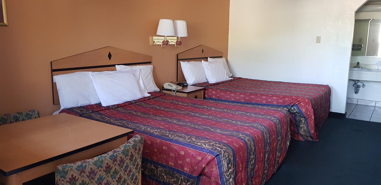 Night Inn Globe Luaran gambar