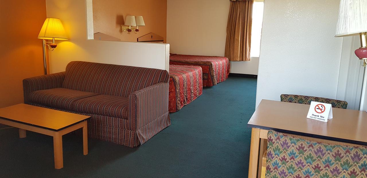 Night Inn Globe Luaran gambar